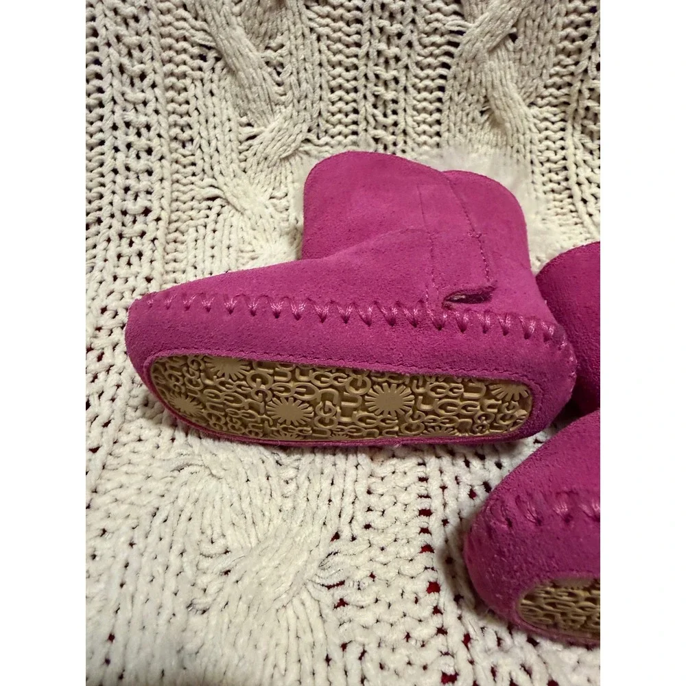 UGG Australia Jesse Infant 2/3 Boots Pink Suede Sheepskin Lined Magenta Booties